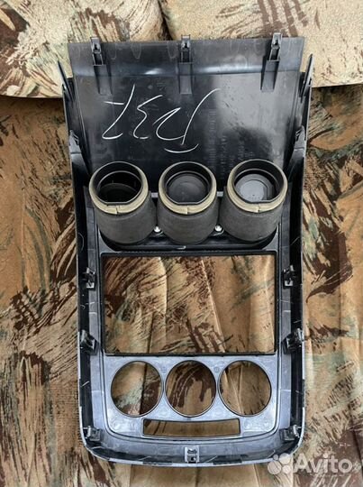 Накладка центральная в торпедо Mazda CX-7