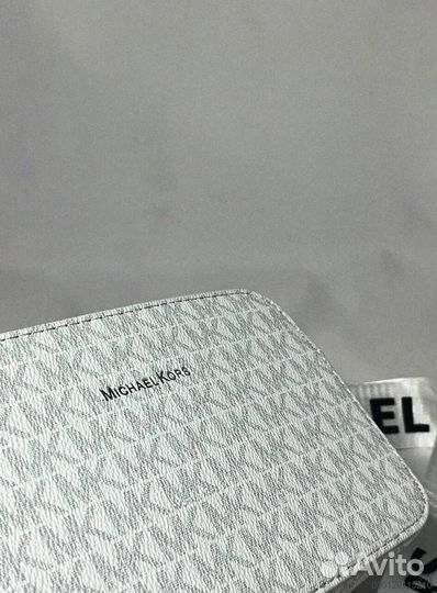 Уникальная сумка через плечо от Michael Kors