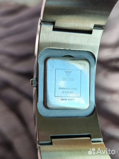 Часы женские Guess