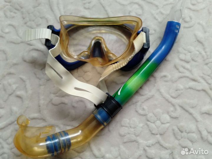 Маска с трубкой для плавания