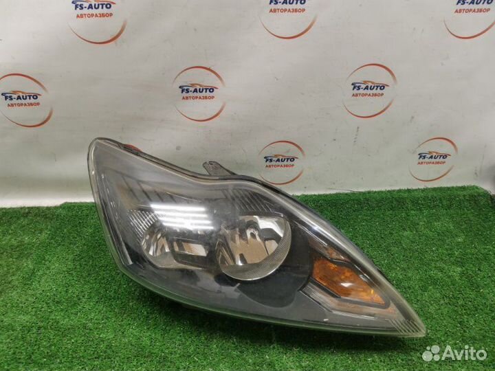 Фара галогеновая передняя правая Ford Focus 2