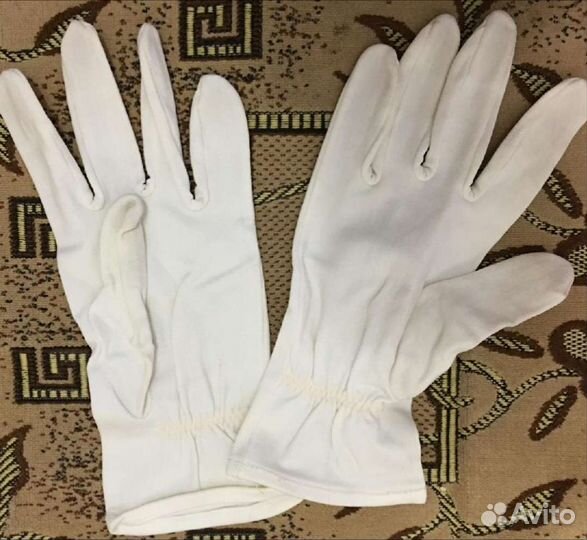 Перчатки парадные белые