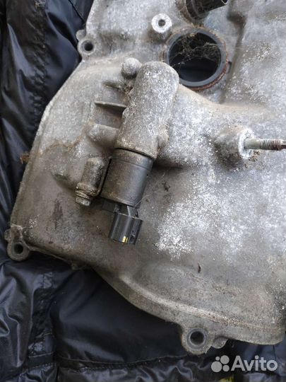 Крышка головки блока цилиндров Lexus Ls460