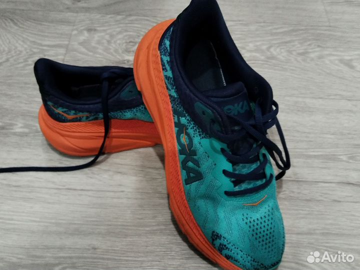 Беговые кроссовки hoka