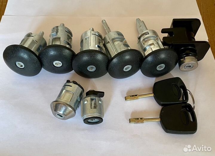 Замок, личинки замка Ford Transit Tourneo Connect