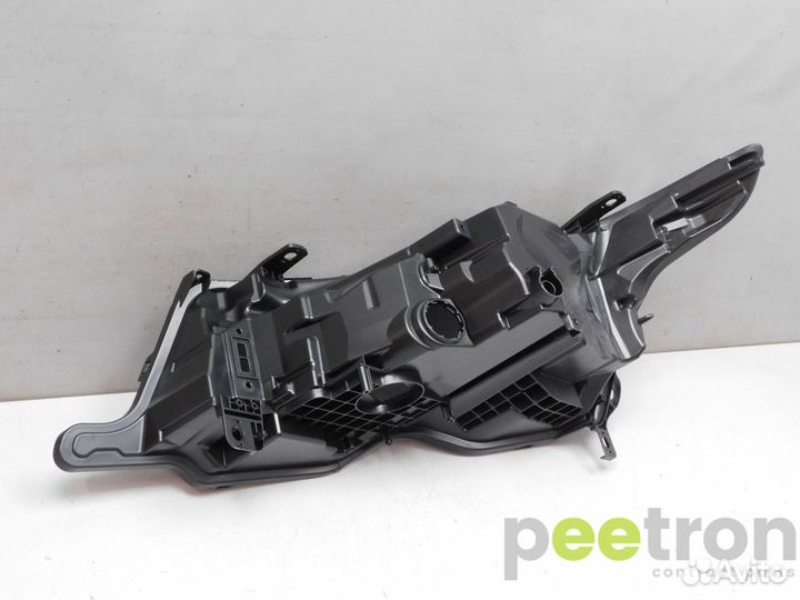 Б/У Б/У Корпус фары правой новая Рестайлинг