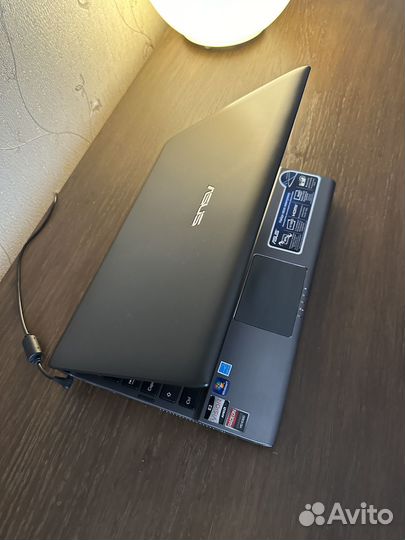 Ноутбук Asus 1225B