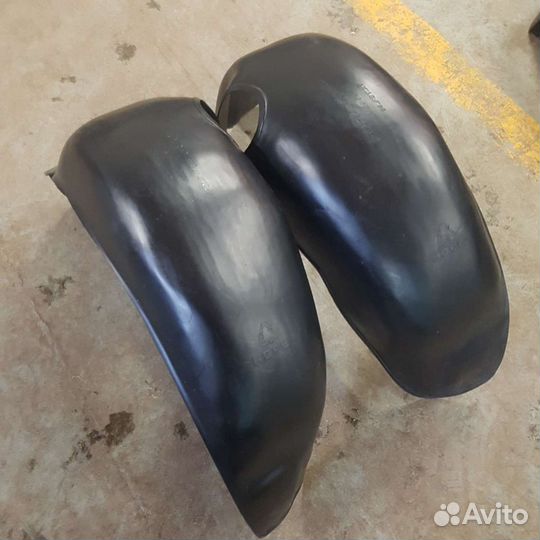 Подкрылки локера задние Ford Fiesta 5