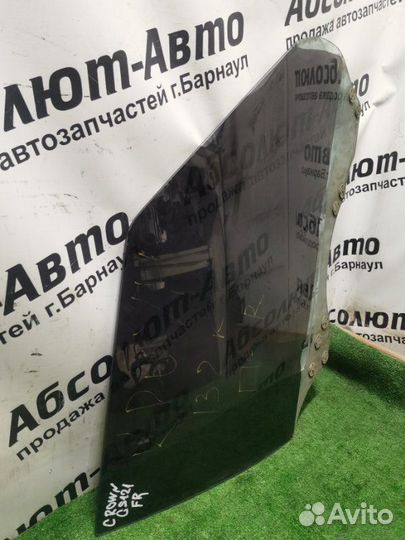 Стекло двери переднее правое Toyota Crown GS121