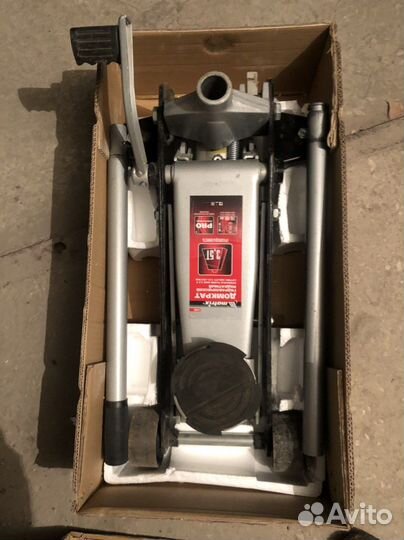 Домкрат подкатной 3.5 тн