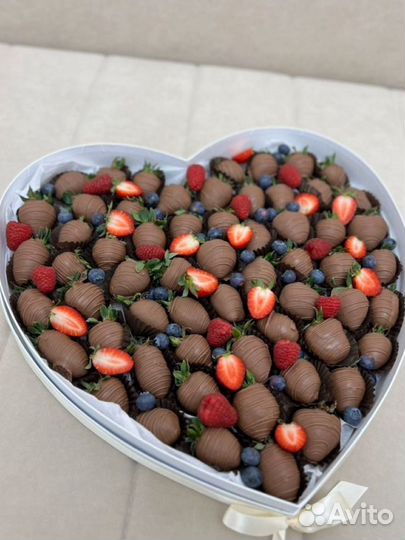Клубника в шоколаде маме,жене