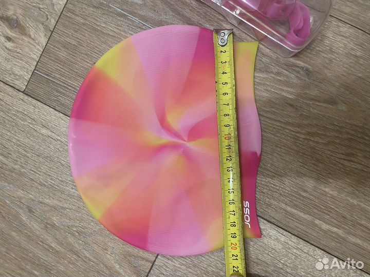 Очки и шапочка для плавания