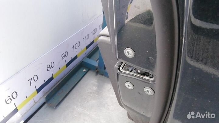 Дверь передняя правая Toyota Avensis