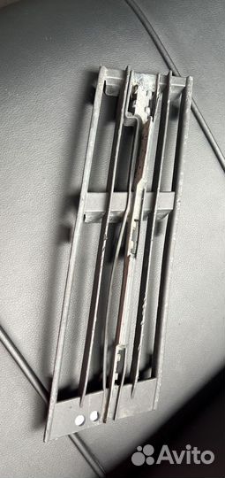 Решетка воздухозаборника П BMW 7 серии F01/F02