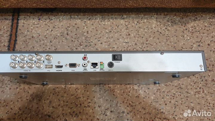 Видеорегистратор Hikvision DS-7208HWI-SH