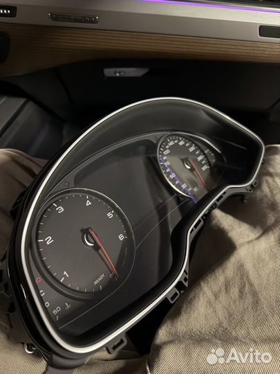 Приборная панель Audi Q7 4m