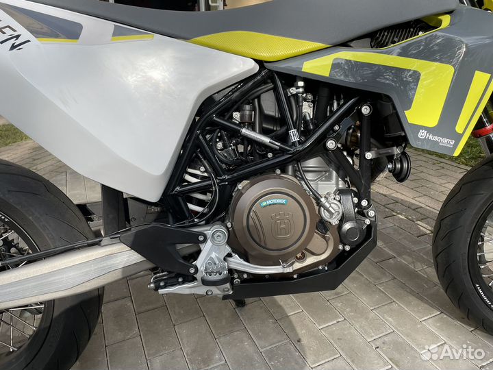 Husqvarna 701 supermoto