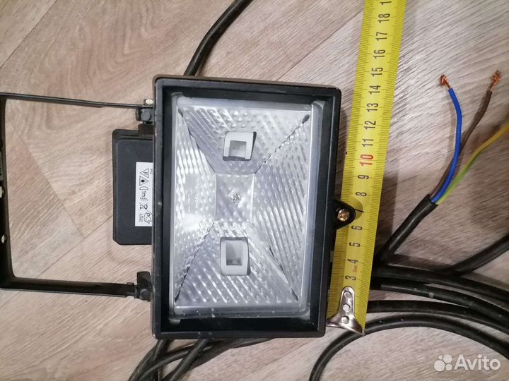 Прожектор галогеновый