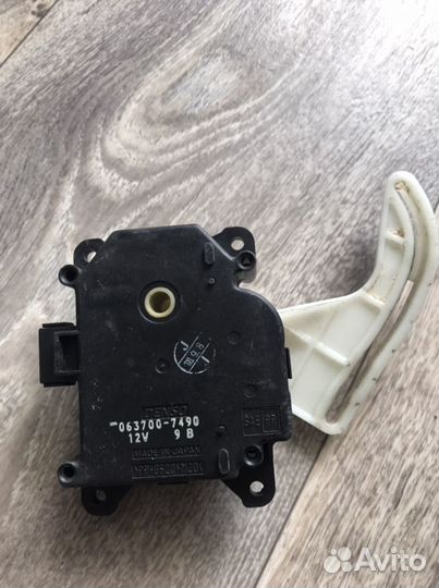 Сервопривод заслонок печки Toyota Fielder, Runx