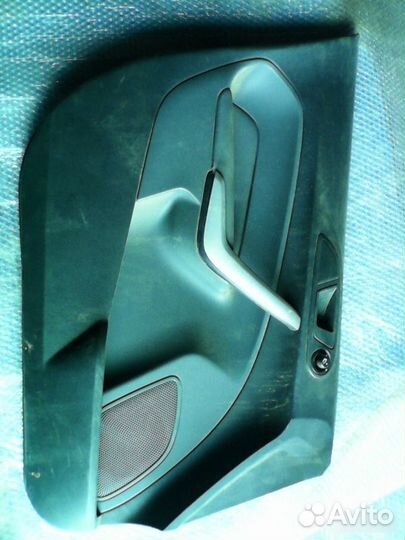 Обшивка двери передняя Ford Fiesta 2006-2009