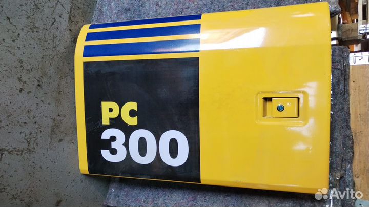 Дверь бокового отсека экскаватора Komatsu PC300-7