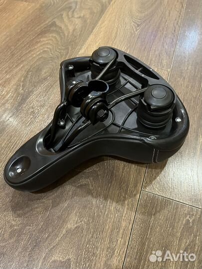 Седло для велосипеда широкое