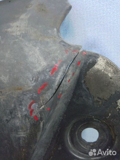 Защита двигателя пыльник Renault duster