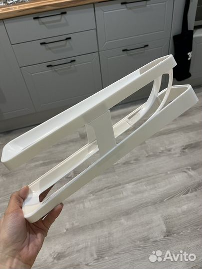 Контейнер для яиц с автоподкатом