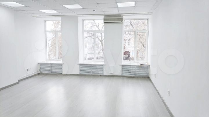 Торговое помещение напротив цума, 35 м²