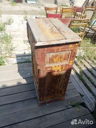 Старинная тумбочка(в ремонт)