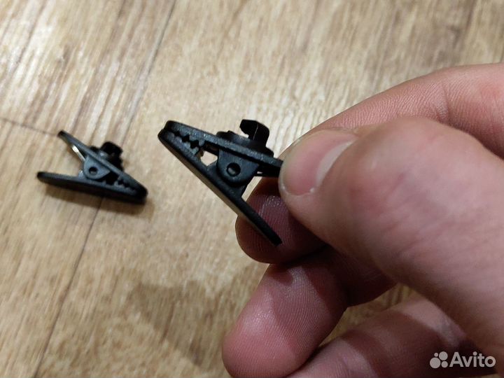 Прищепка на наушники