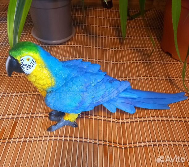 Попугай Ара. Садовая фигура