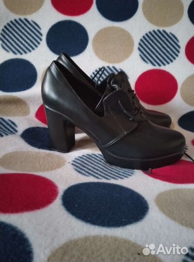 Туфли женские две пары 40р