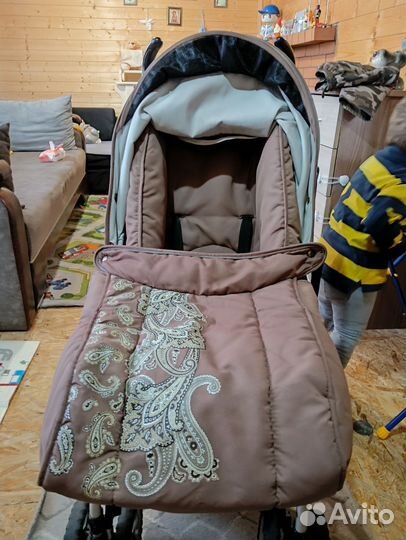 Прогулочная коляска трость