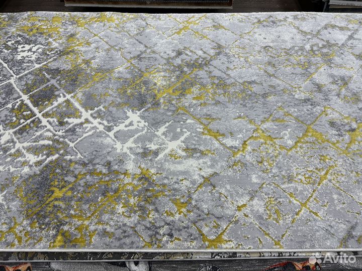 Ковер современный овальной формы 1.5х4