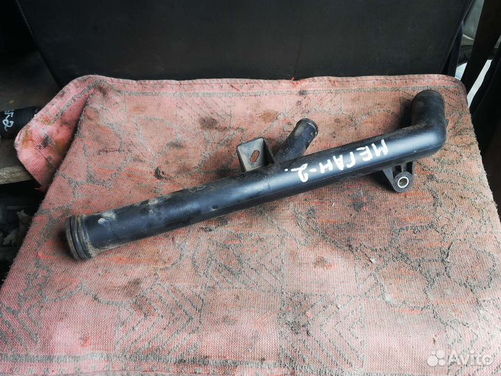 Патрубок системы охлаждения Рено Меган 2