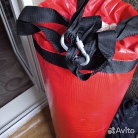 Спортивная экипировка. Боксёрская груша