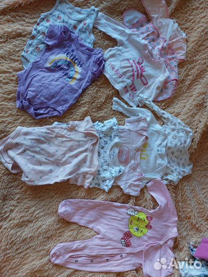 Большой пакет одежды на малышку на доставку