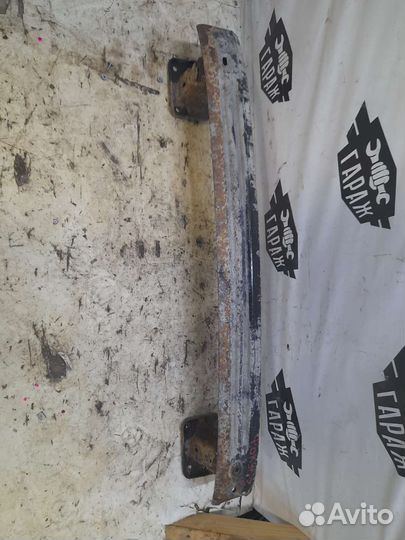 Задний усилитель бампера Ford Focus 3