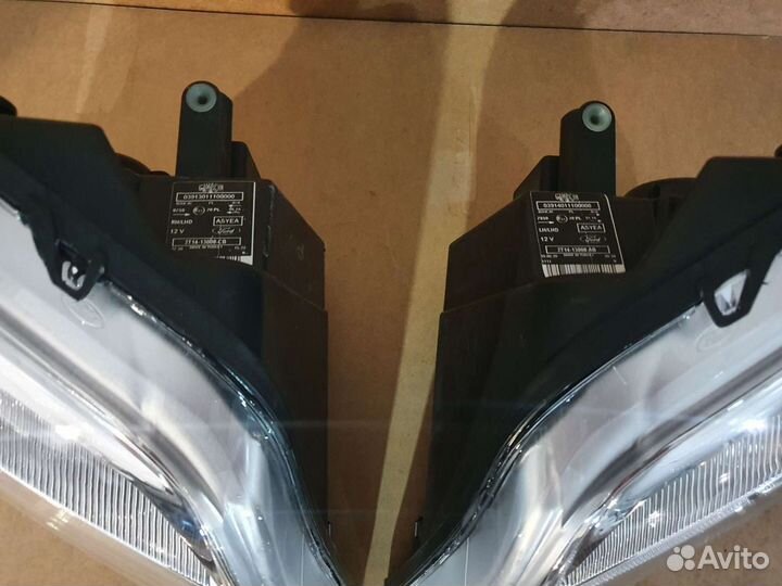 Комплект фар Ford Connect