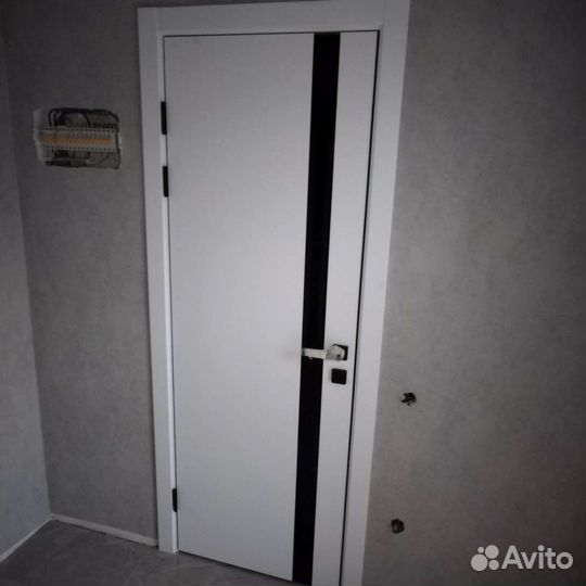 Дверь межкомнатная Лира Белая