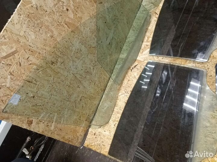 Стекло боковое Chevrolet Cruze 1 седан