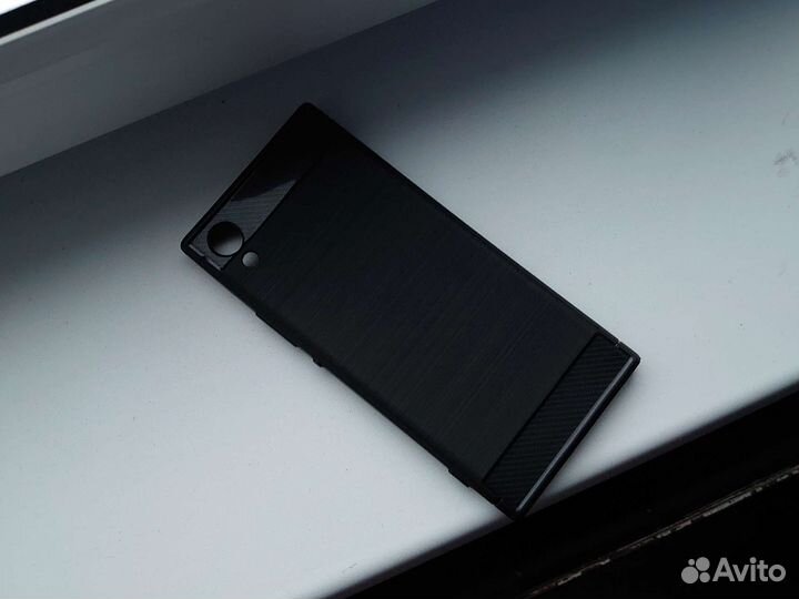 Бампер накладка на Sony Xperia xa 1