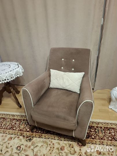 Мягкое кресло