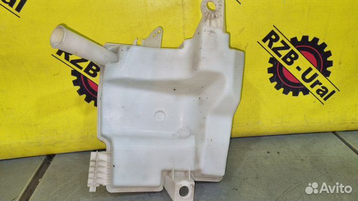 Бачок омывателя лобового стекла Ford Focus 3 седан