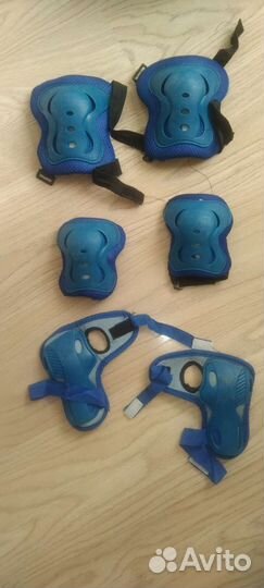 Роликовые коньки