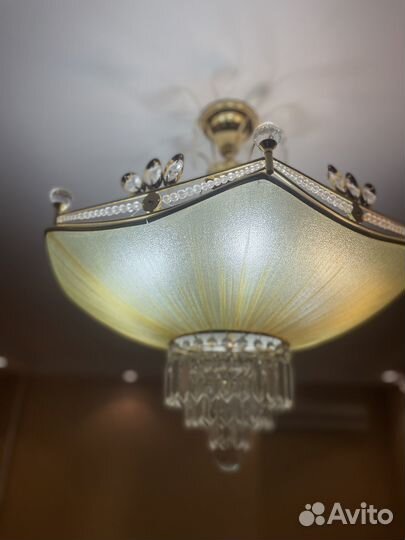 Продаю люстру