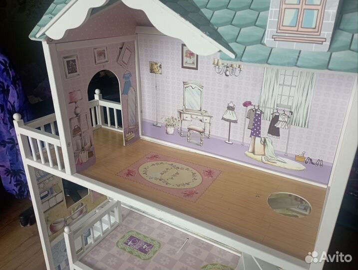Большой кукольный домик