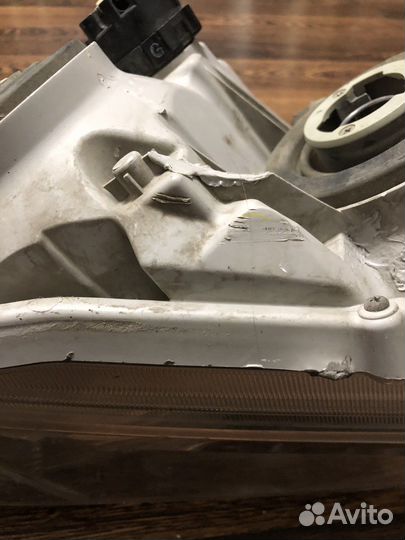 Правая фара Toyota highlander