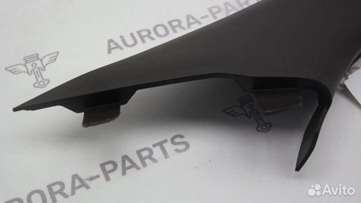 Обшивка стойки Grand Cherokee WK2